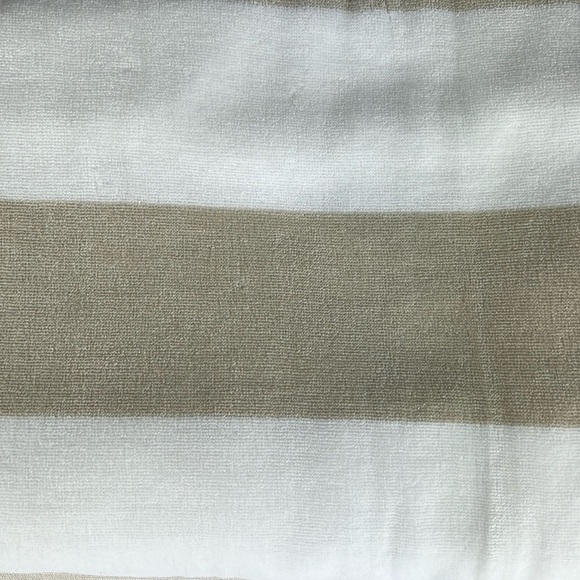 Brooks Brothers Pool Beach Towels Tan White Oversized 40 x 70 Striped 2 pc NEW - Picture 3 of 4